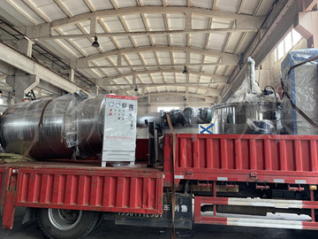 某化工企業定製（zhì）攪拌罐裝（zhuāng）車發（fā）貨