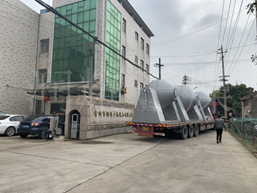 三台5000L搪瓷雙錐幹燥機發貨